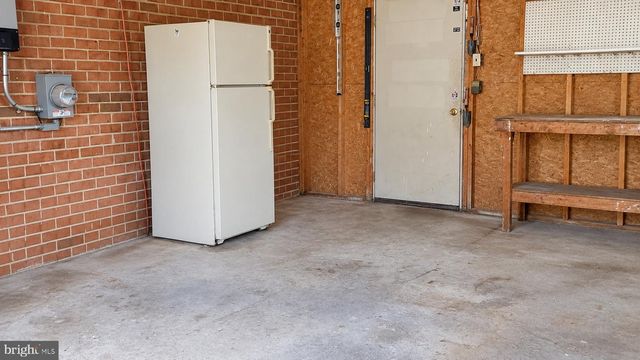 12 ROGERS CIR, Newark, DE 19702