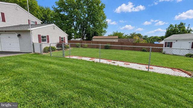 12 ROGERS CIR, Newark, DE 19702