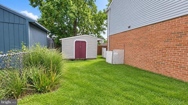 12 ROGERS CIR, Newark, DE 19702