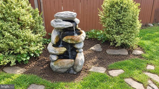 12 ROGERS CIR, Newark, DE 19702