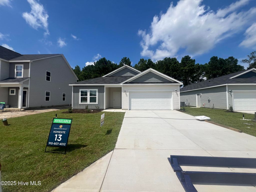 107 Maymont St Nw, Supply, NC 28462