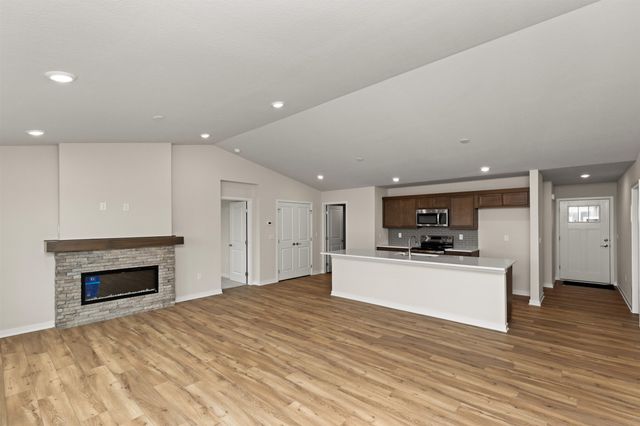 9482 Emilia Lane, West Des Moines, IA 50266