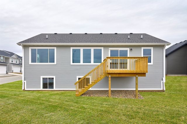 9482 Emilia Lane, West Des Moines, IA 50266