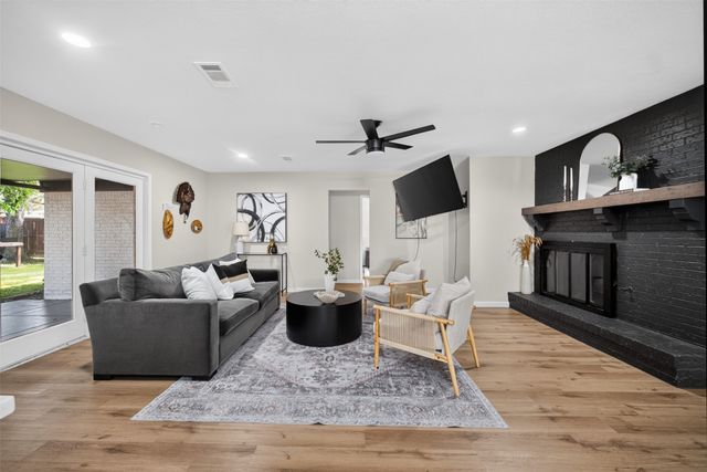 3919 Ridgeoak Way, Farmers Branch, TX 75244
