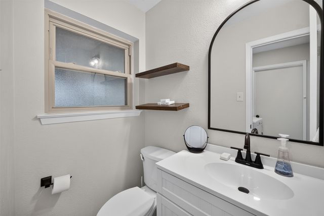 3919 Ridgeoak Way, Farmers Branch, TX 75244