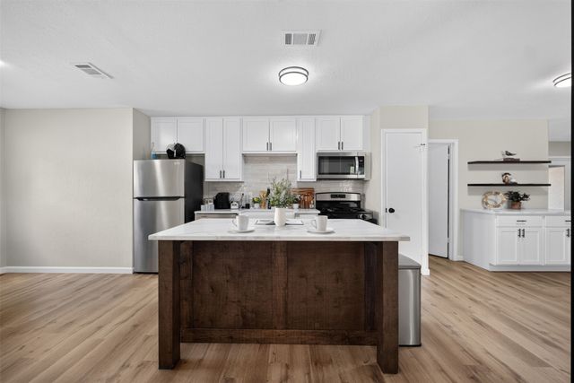 3919 Ridgeoak Way, Farmers Branch, TX 75244