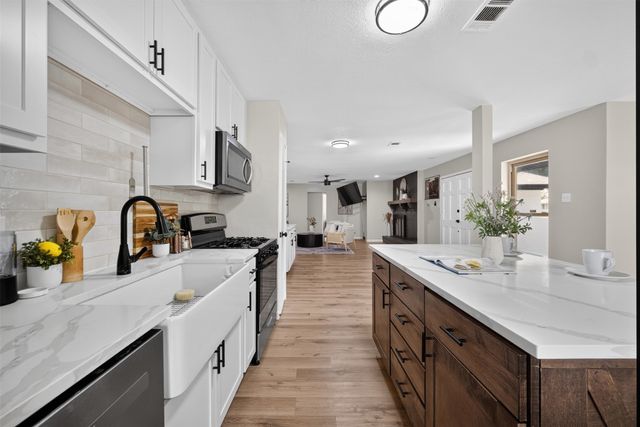3919 Ridgeoak Way, Farmers Branch, TX 75244