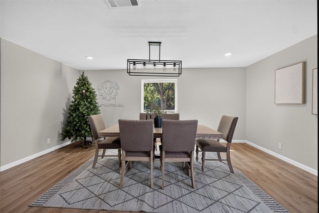 3919 Ridgeoak Way, Farmers Branch, TX 75244