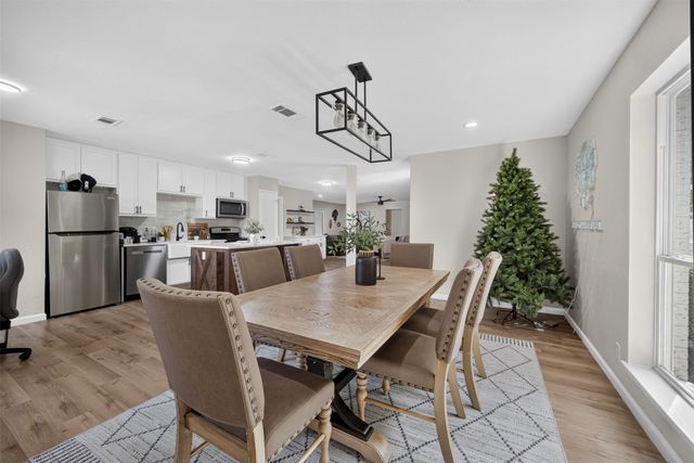 3919 Ridgeoak Way, Farmers Branch, TX 75244