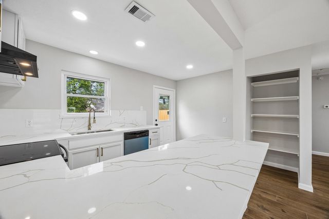 4203 Mowery Road, Houston, TX 77047