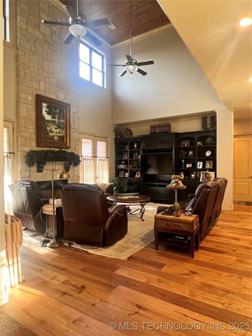 910 Summit Ridge, Mcalester, OK 74501