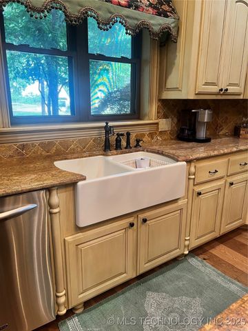 910 Summit Ridge, Mcalester, OK 74501