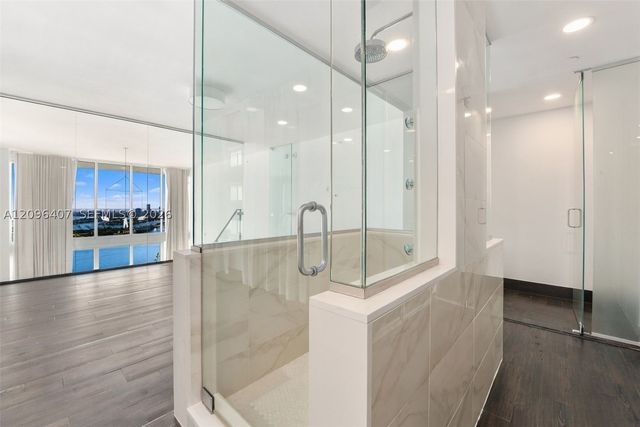 1040 Biscayne Blvd 3704, Miami, FL 33132