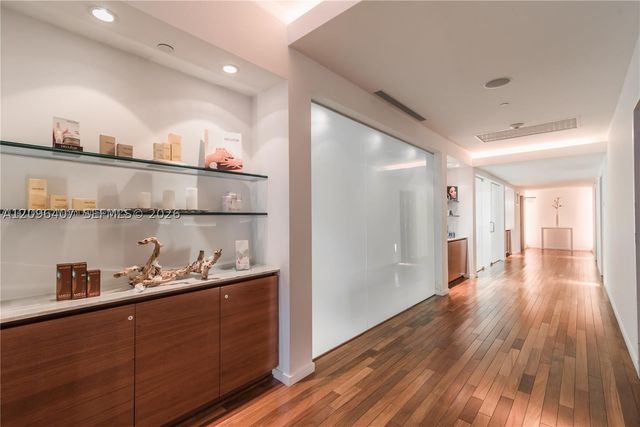 1040 Biscayne Blvd 3704, Miami, FL 33132