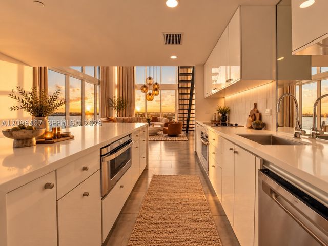 1040 Biscayne Blvd 3704, Miami, FL 33132