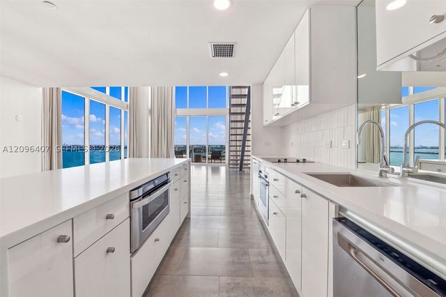 1040 Biscayne Blvd 3704, Miami, FL 33132