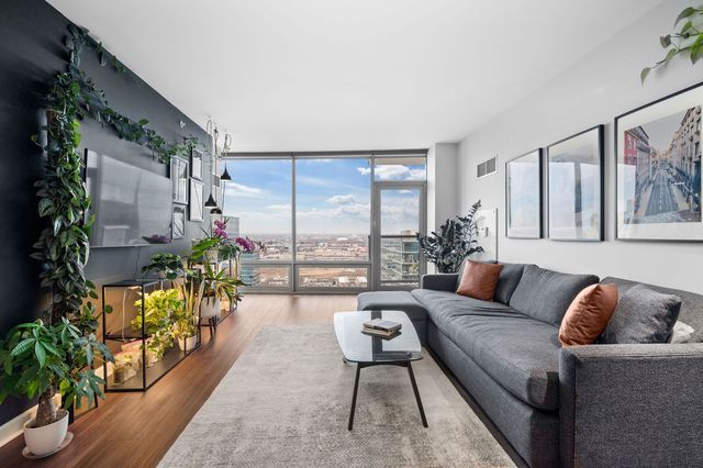 100 E 14th Street 2809, Chicago, IL 60605