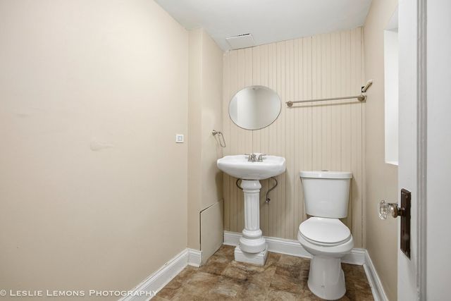 2423 Wesley Avenue, Berwyn, IL 60402