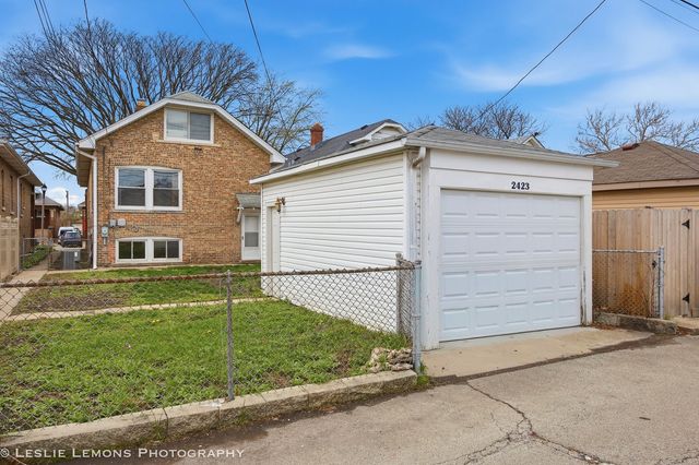2423 Wesley Avenue, Berwyn, IL 60402