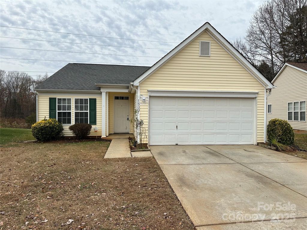 1533 Hollow Maple Drive, Charlotte, NC 28216