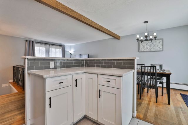 8 Kingston Drive, Nashua, NH 03060