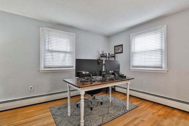 8 Kingston Drive, Nashua, NH 03060