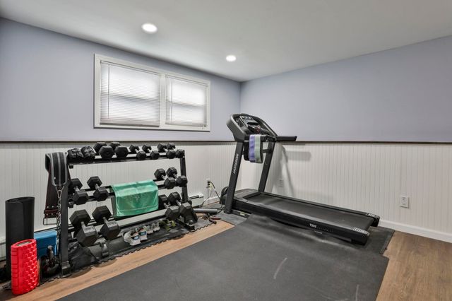 8 Kingston Drive, Nashua, NH 03060