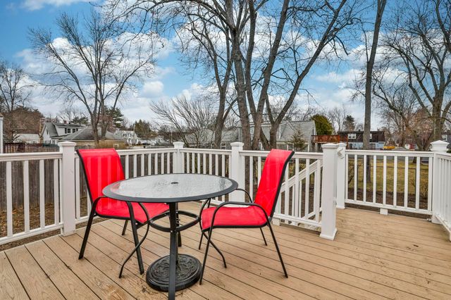 8 Kingston Drive, Nashua, NH 03060