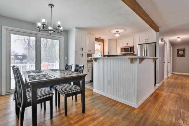 8 Kingston Drive, Nashua, NH 03060
