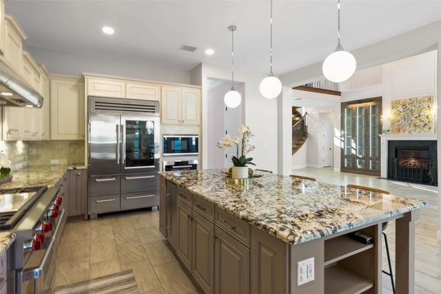 310 Bella Montagna CIR, Austin, TX 78734