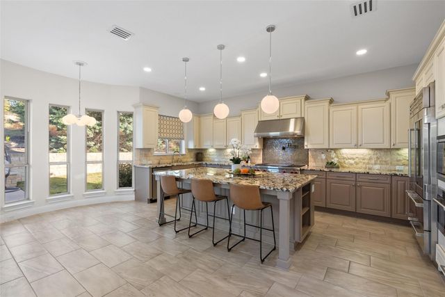 310 Bella Montagna CIR, Austin, TX 78734