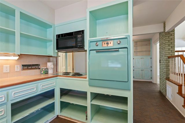 1423 N Wharton Street, El Campo, TX 77437