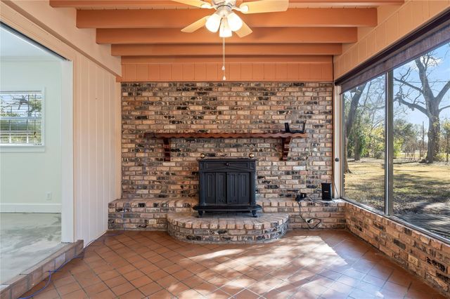 1423 N Wharton Street, El Campo, TX 77437