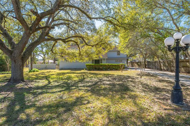 1423 N Wharton Street, El Campo, TX 77437