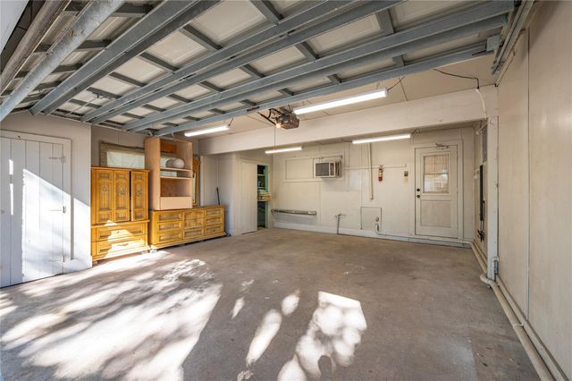 1423 N Wharton Street, El Campo, TX 77437