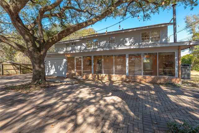 1423 N Wharton Street, El Campo, TX 77437