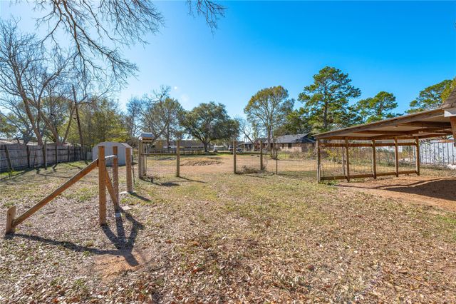 1423 N Wharton Street, El Campo, TX 77437