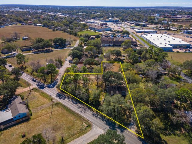 1423 N Wharton Street, El Campo, TX 77437