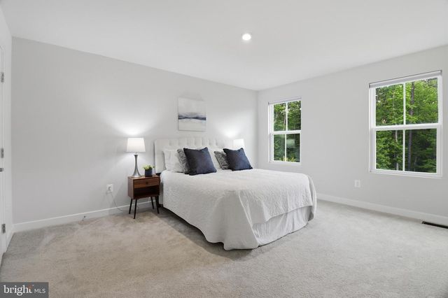 369 E CALVERT XING, North East, MD 21901