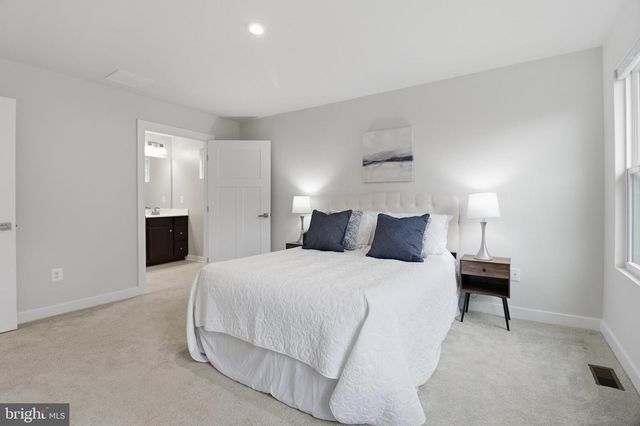 369 E CALVERT XING, North East, MD 21901