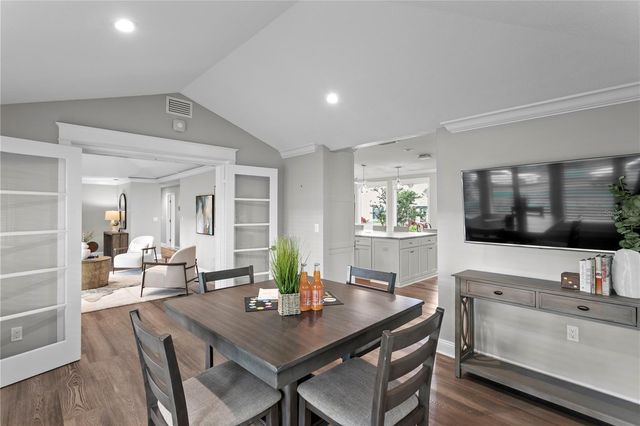 655 19TH AVENUE NE, St Petersburg, FL 33704