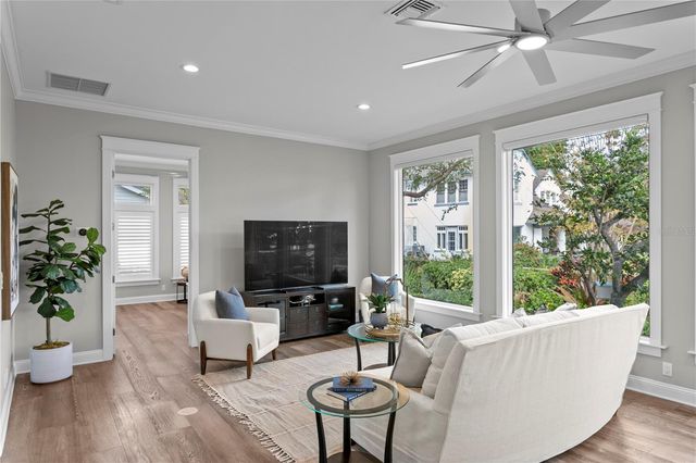 655 19TH AVENUE NE, St Petersburg, FL 33704