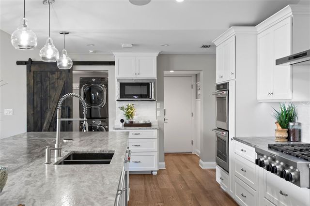 655 19TH AVENUE NE, St Petersburg, FL 33704