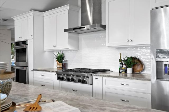 655 19TH AVENUE NE, St Petersburg, FL 33704