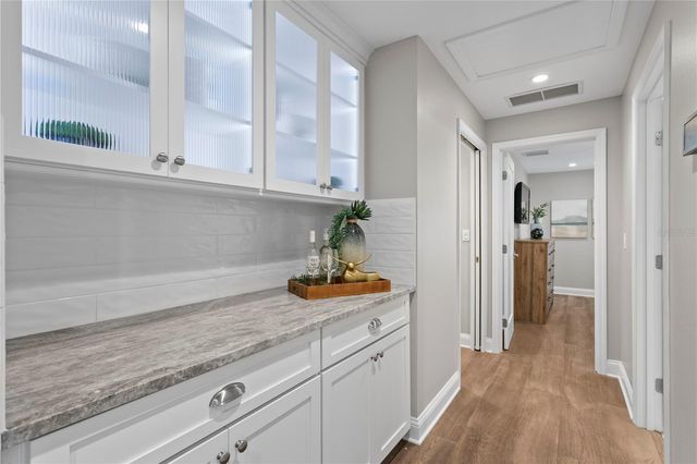 655 19TH AVENUE NE, St Petersburg, FL 33704