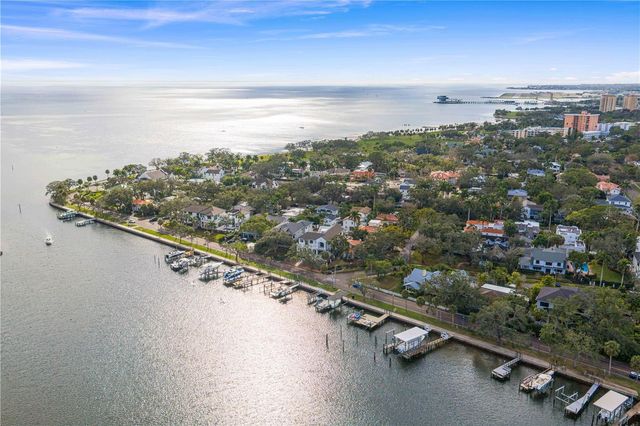 655 19TH AVENUE NE, St Petersburg, FL 33704