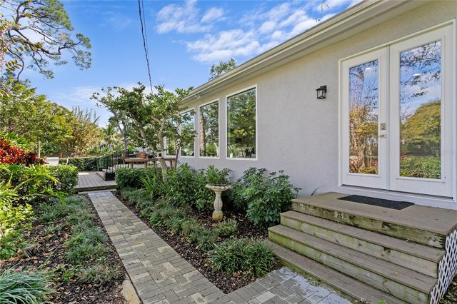 655 19TH AVENUE NE, St Petersburg, FL 33704