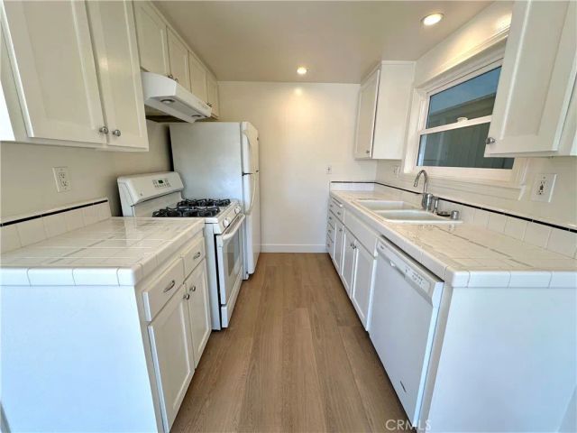 453 29th Street, Hermosa Beach, CA 90254