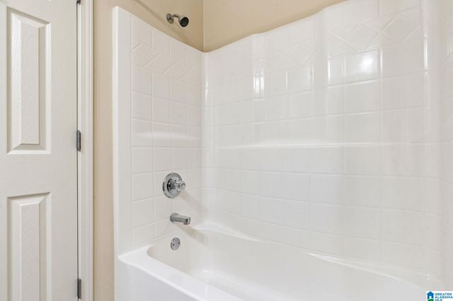 402 HOLLAND LAKES DRIVE N, Pelham, AL 35124