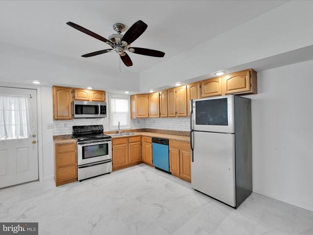 119 N OAK ST, Coal Township, PA 17866